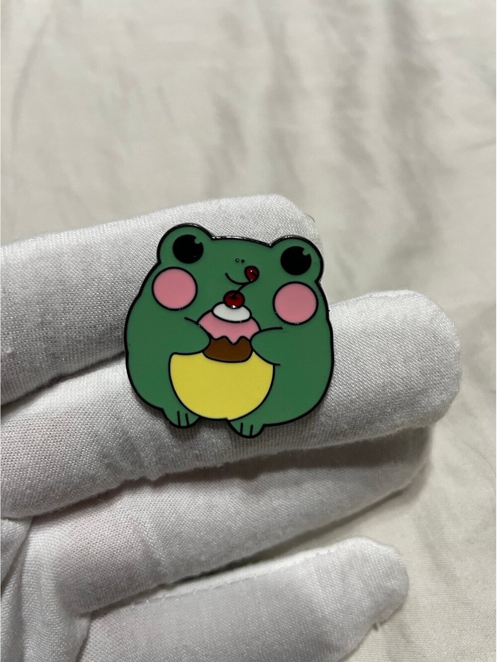 Kawaii frog with icecream enamel pin brooch anime cartoon cute funny